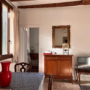Ca Giovanni - And Exclusive Apartment